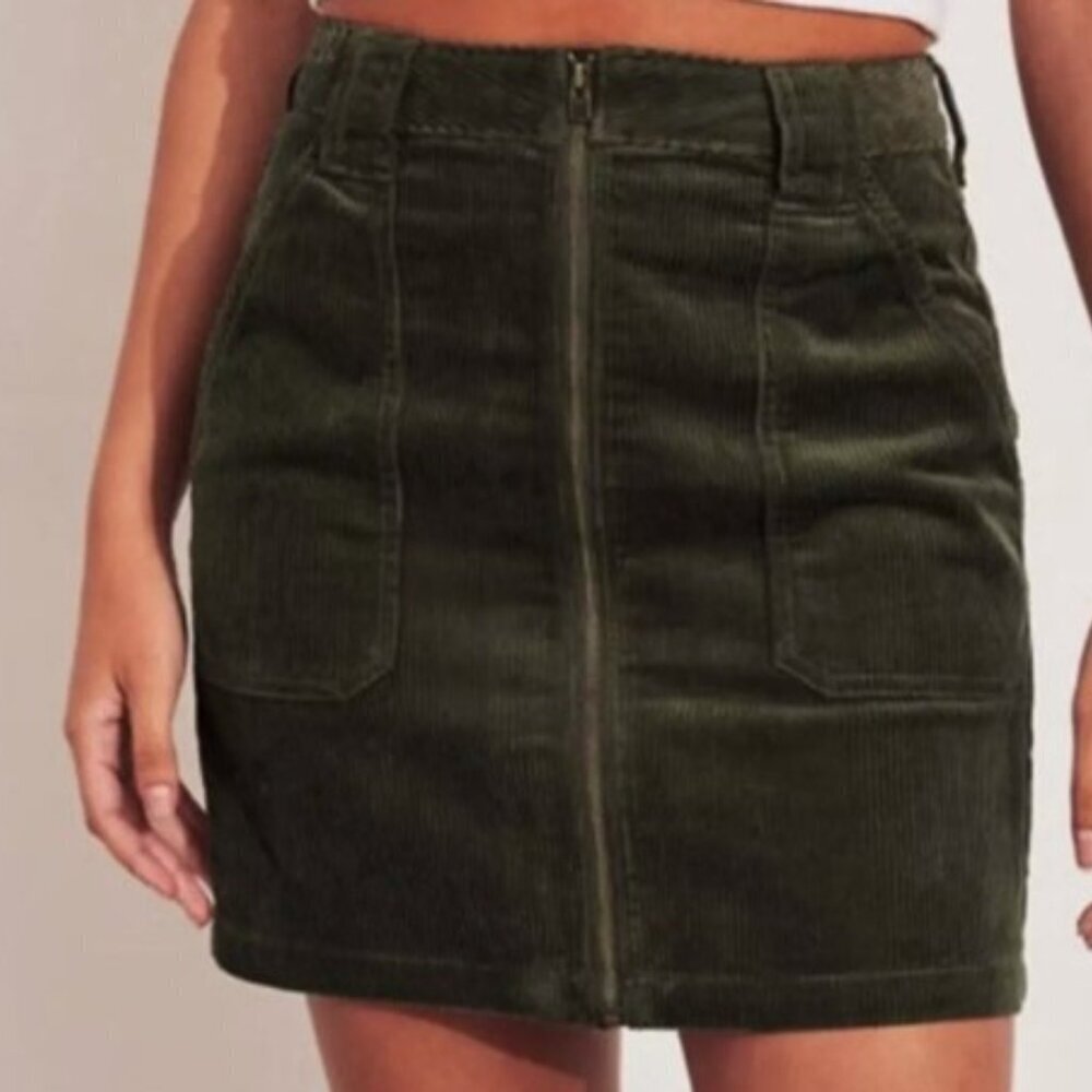 Hollister Dark Green Corduroy Skirt Size 9 Front Zip Junior Ultra High Rise